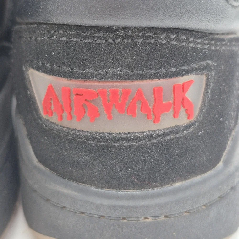 Airwalk Shoes Youth‎ Boys Size 5 Black Red Skate High Top Sneakers BBAK43GX002